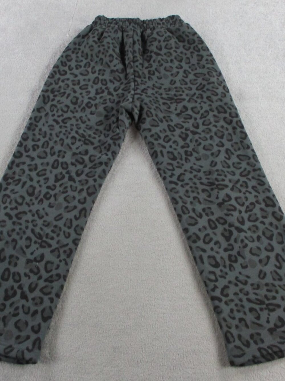 Comfrt Sweatpants Womens Small Panther Print Gray Black Minimalist Straight Leg - Picture 4 of 13